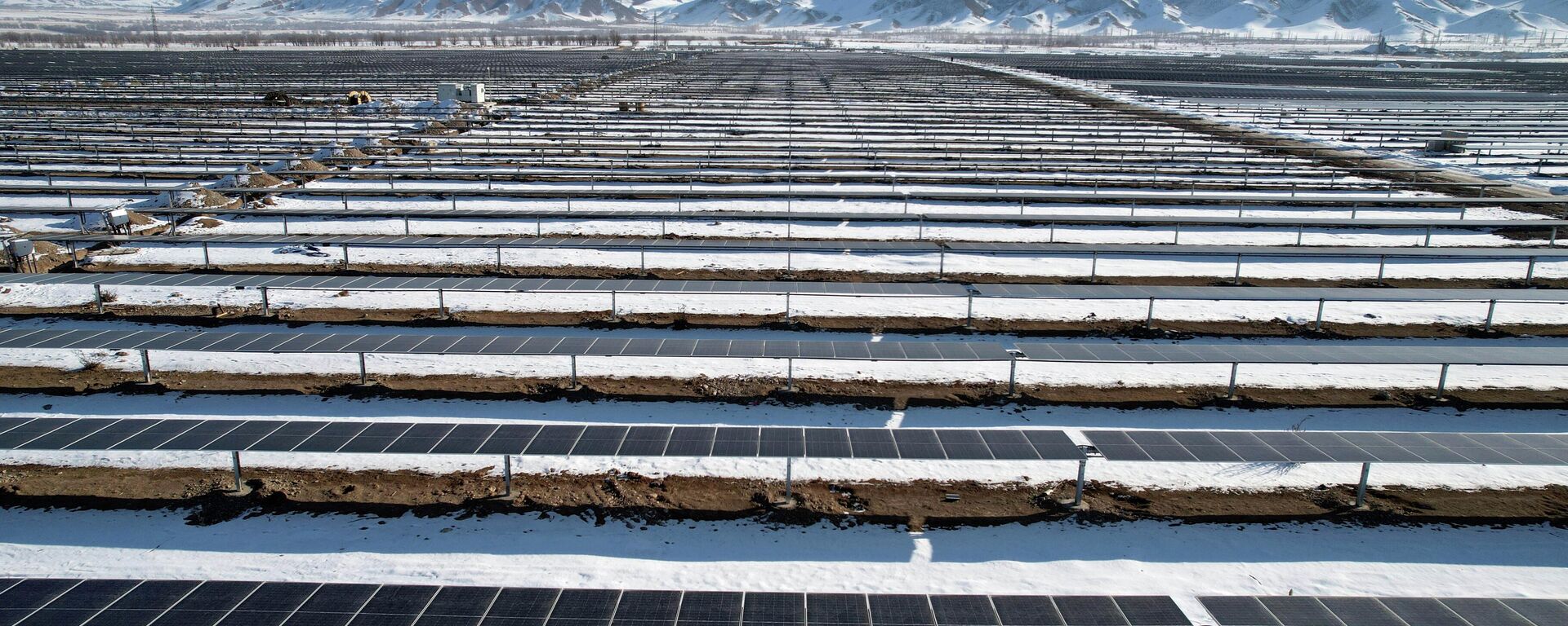 Кеминде алгачкы күн электр станциясы ишке берилди - Sputnik Кыргызстан, 1920, 24.12.2025