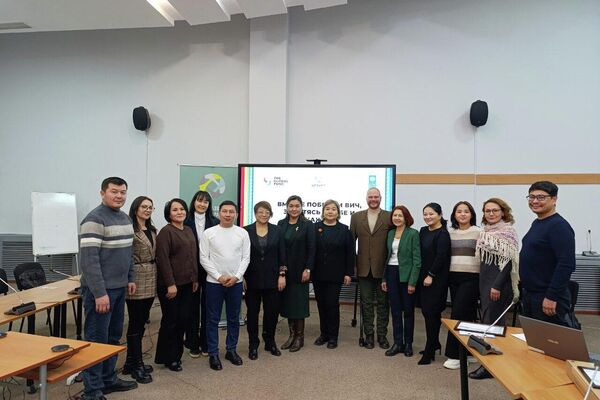 Бүгүн &quot;Доор&quot; коомдук фонду &quot;Өзүбүзгө жана ар бир адамга кам көрүү менен ВИЧти бирге жеңебиз&quot; аттуу медиалык иштеринин республикалык конкурсун жыйынтыктады - Sputnik Кыргызстан