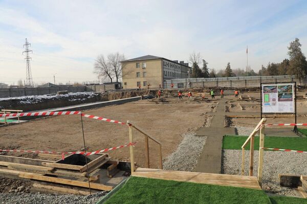 Уточняется, что рядом началось строительство спорткомплекса - Sputnik Кыргызстан