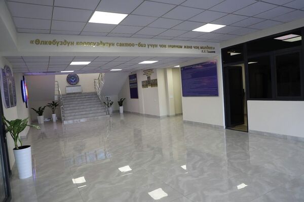 Глава ГКНБ отметил высокий профессионализм, мужество и преданность родине сотрудников подразделения - Sputnik Кыргызстан