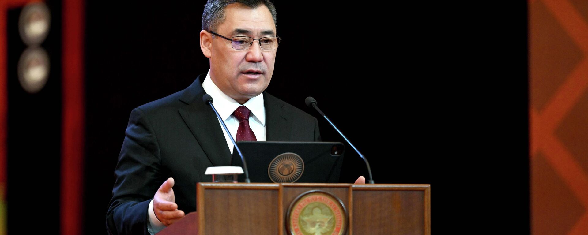 Президент Садыр Жапаров на IV Народном курултае в Бишкеке - Sputnik Кыргызстан, 1920, 26.12.2025