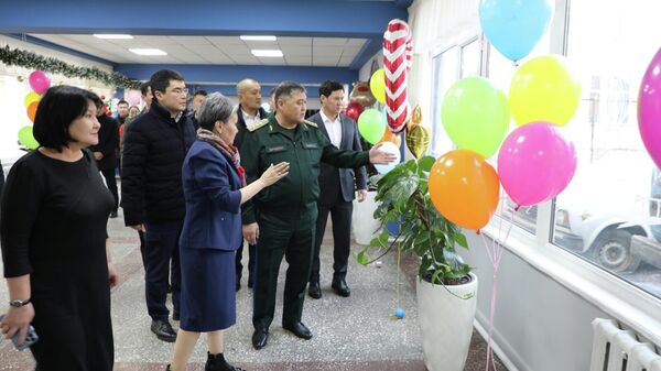 Глава ГКНБ КР посетил специализированную школу-интернат в Бишкеке - Sputnik Кыргызстан