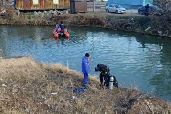 Тело одного из них обнаружили сегодня утром - Sputnik Кыргызстан