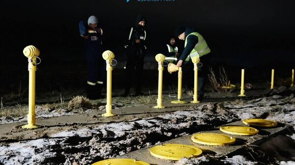 Установка современной светосигнальной системы в аэропорту Манас - Sputnik Кыргызстан