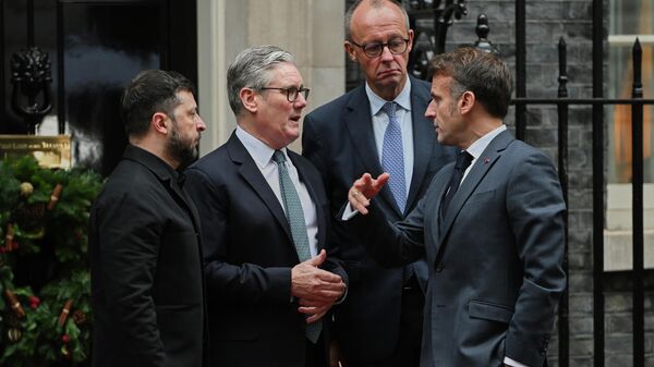 Владимир Зеленский, Кир Стармер, Фридрих Мерц жана Эммануэль Макрон Лондондогу жолугушуу учурунда. Архив - Sputnik Кыргызстан