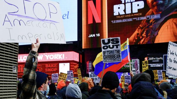 Митинг в Нью-Йорке против военной операции США в Венесуэле - Sputnik Кыргызстан