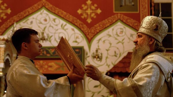 Бишкекте православдар Рождествону белгилешти. Видео - Sputnik Кыргызстан