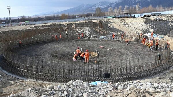 Минстрой показал, как в Чолпон-Ате строят новую систему канализации и очистные сооружения - Sputnik Кыргызстан