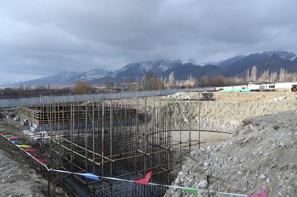 Минстрой показал, как в Чолпон-Ате строят новую систему канализации и очистные сооружения - Sputnik Кыргызстан