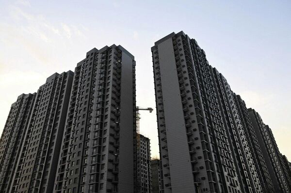 Глава государства отметил, что в рамках проекта в ЖК &quot;Мурас&quot; планируется построить 39 блоков, включающих 4 754 квартиры - Sputnik Кыргызстан