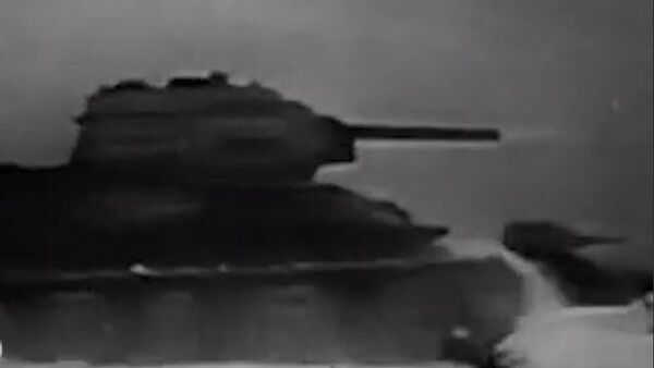 Азаптуу январда Ленинграддын азаптуу курчоосун үзүүгө кадам ташталган. Видео - Sputnik Кыргызстан