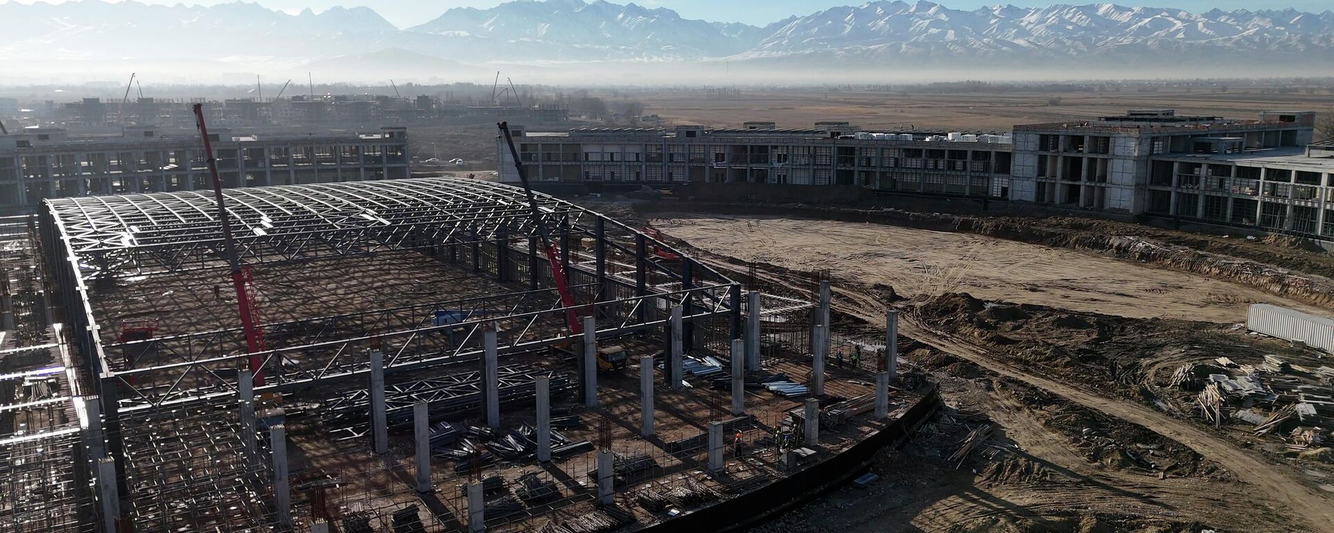 Жаңы Ош базарынын өзгөчөлүгүн айтып беришти. Видео - Sputnik Кыргызстан, 1920, 13.01.2026