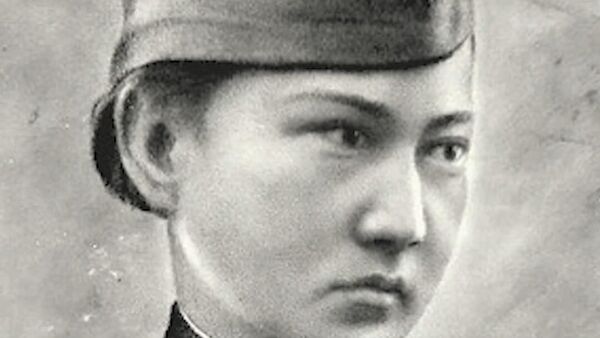 Герой Советского Союза казахстанская снайпер Алия Молдагулова - Sputnik Кыргызстан