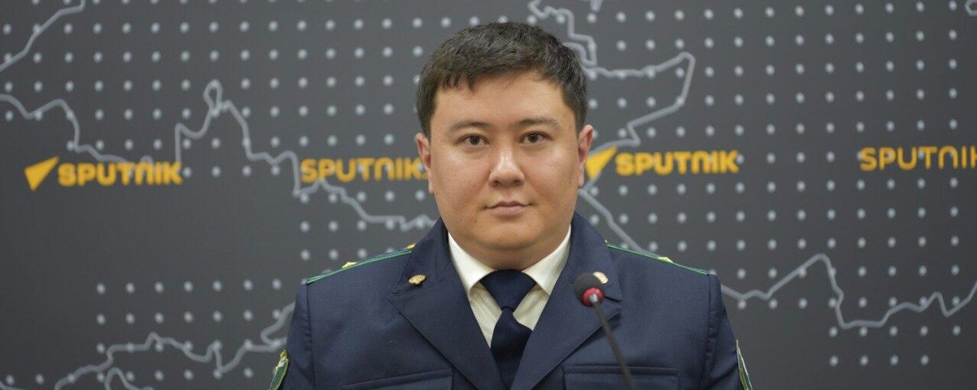 Бажы кызматынын долбоорлорду ишке ашыруу жана соода жол-жобосун жөнөкөйлөтүү башкармалыгынын башчысынын орун басары Улан Курманбеков  - Sputnik Кыргызстан, 1920, 16.01.2026