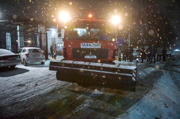 Работа предприятия &quot;Тазалык&quot; переведена на круглосуточный режим - Sputnik Кыргызстан