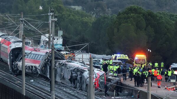 Столкновение поездов в Испании - Sputnik Кыргызстан