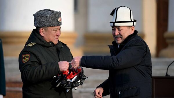 Церемонии вручения Министерству обороны КР автотехники - Sputnik Кыргызстан