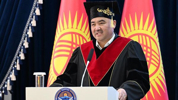 Спикер Жогорку Кенеша Нурланбек Тургунбек стал почетным профессором КНУ ми.Жусупа Баласагына - Sputnik Кыргызстан