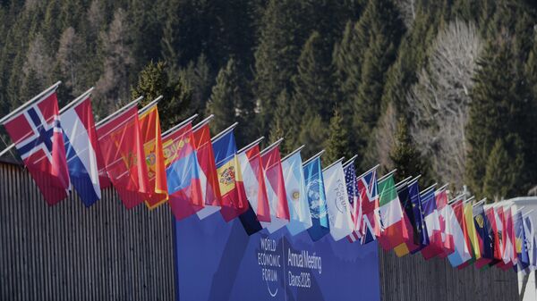 Флаги стран — участниц Всемирного экономического форума в Давосе - Sputnik Кыргызстан