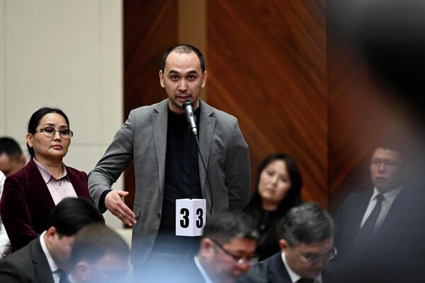  Жеңил өнөр жай тармагындагы иштегендер үчүн бул жолугушуу маанилүү болгонун да билдиришти - Sputnik Кыргызстан