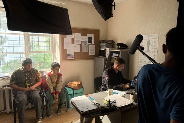 Премьера состоится 29 января в кинотеатрах Кыргызстана, затем фильм покажут в странах СНГ - Sputnik Кыргызстан