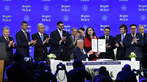 Давосто 18 өлкө Газа боюнча Тынчтык кеңешинин аствы жөнүндө келишимге кол коюшту - Sputnik Кыргызстан