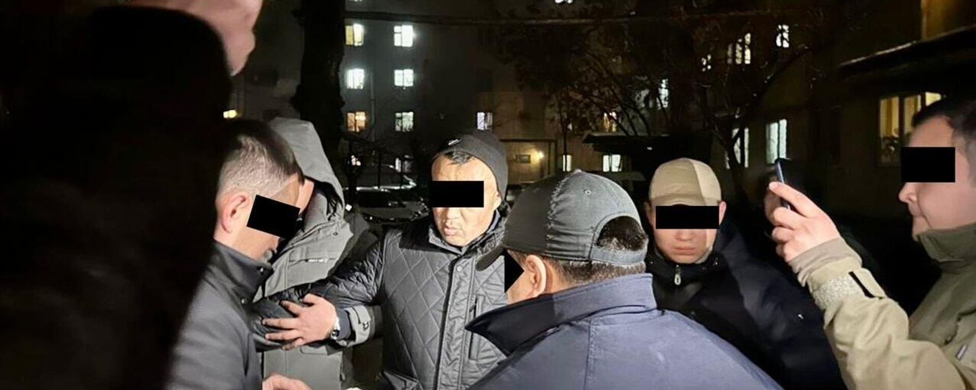 Задержание милиционера в Оше - Sputnik Кыргызстан, 1920, 23.01.2026