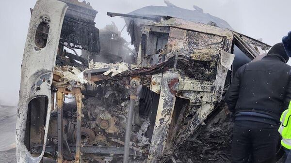 На дороге Ош — Бишкек загорелся бензовоз - Sputnik Кыргызстан