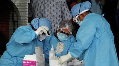 Индийские вирусологи