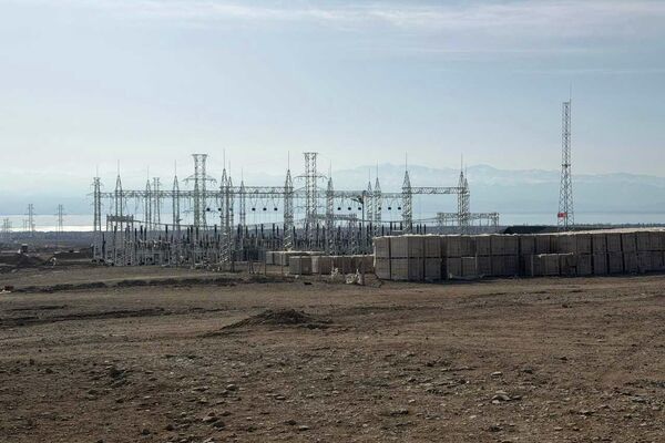 Второй объект строит компания &quot;РЭЦА&quot;. На первом этапе мощность станции составит 175 мегаватт, работы завершат в первом полугодии 2026-го. - Sputnik Кыргызстан