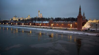 Вид на Кремль и Москву-реку 