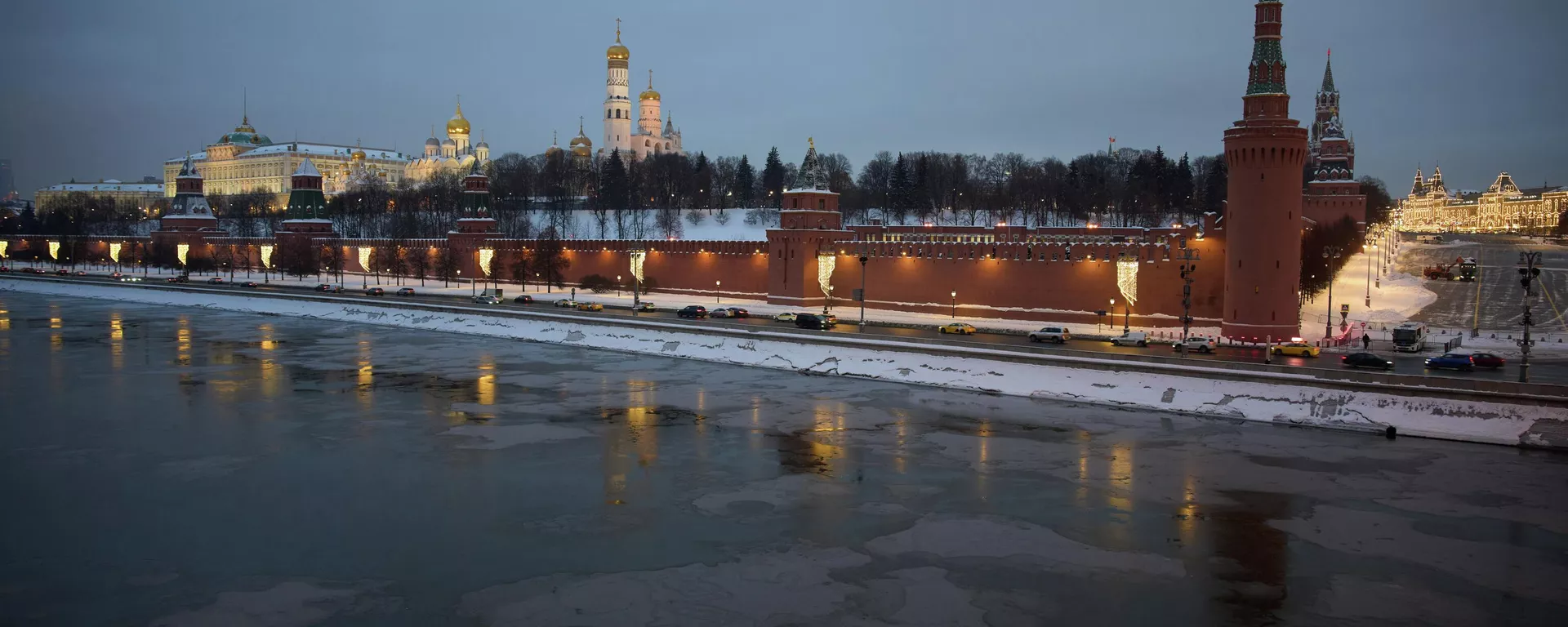 Вид на Кремль и Москву-реку  - Sputnik Кыргызстан, 1920, 26.01.2026