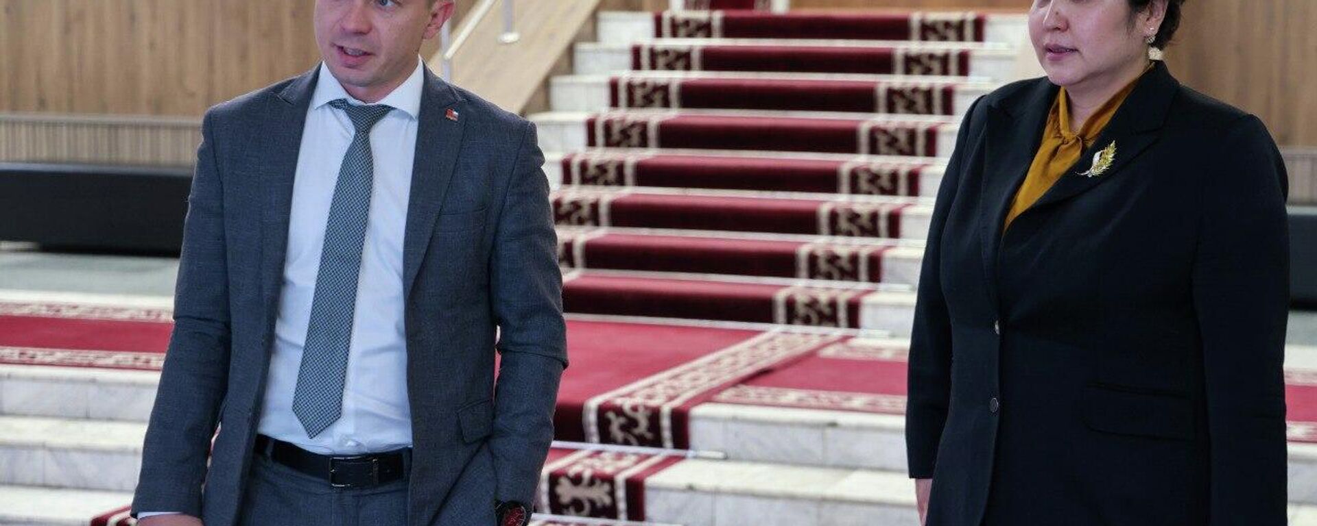 Глава Миннауки посетила КРСУ - Sputnik Кыргызстан, 1920, 26.01.2026