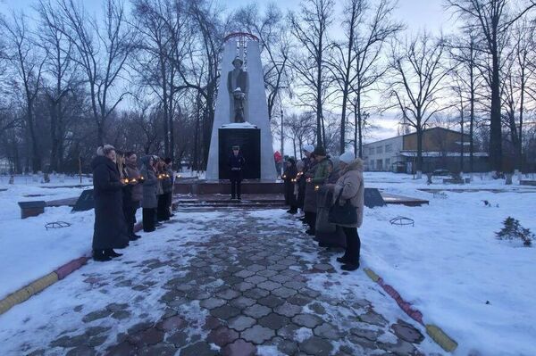 &quot;Үмүт учкуну&quot; аттуу акция 26-январда — Ленинград фашисттик курчоодон толук бошотулган күндүн алдында өттү. - Sputnik Кыргызстан