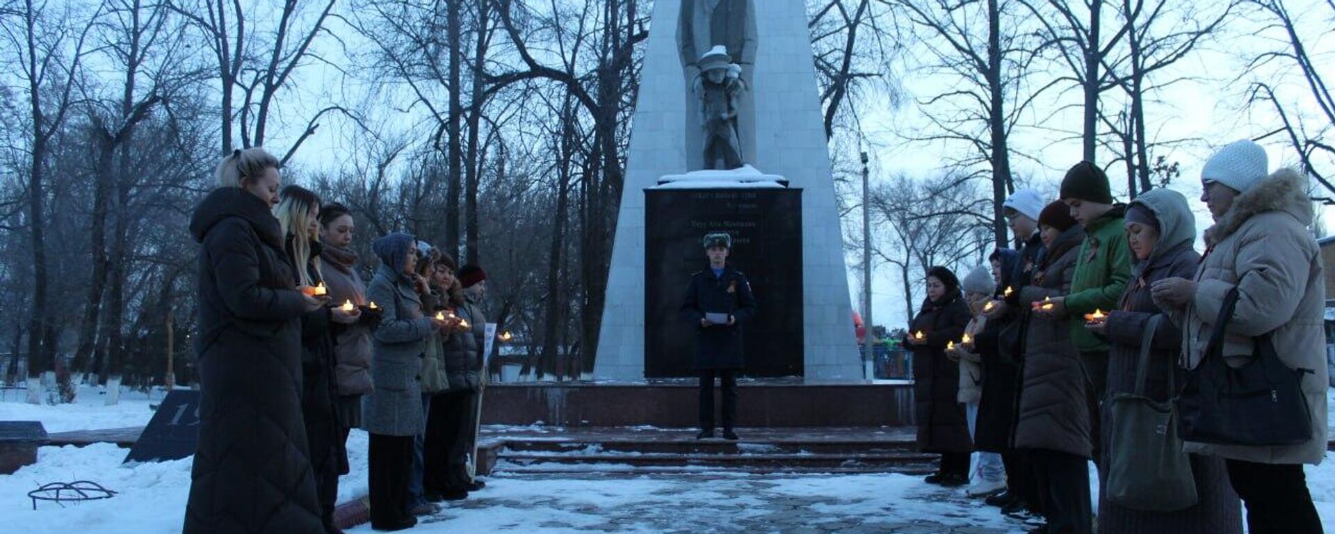 Үмүт учкуну аттуу акция 26-январда — Ленинград фашисттик курчоодон толук бошотулган күндүн алдында өттү - Sputnik Кыргызстан, 1920, 27.01.2026