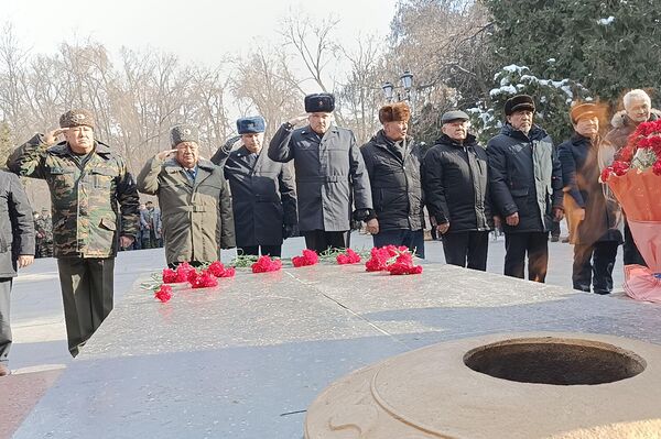 Для Оша годовщина снятия блокады имеет особое значение: с 2004 года он является городом-побратимом Санкт-Петербурга - Sputnik Кыргызстан