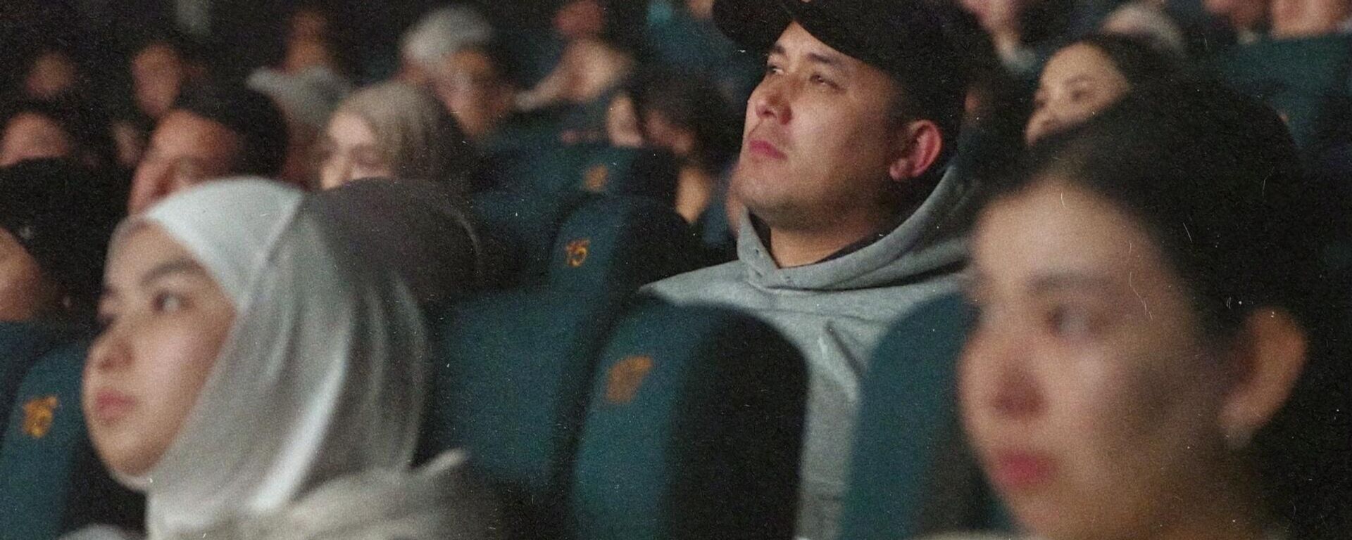 Зрители плакали на премьере фильма в Бишкеке — видео - Sputnik Кыргызстан, 1920, 28.01.2026