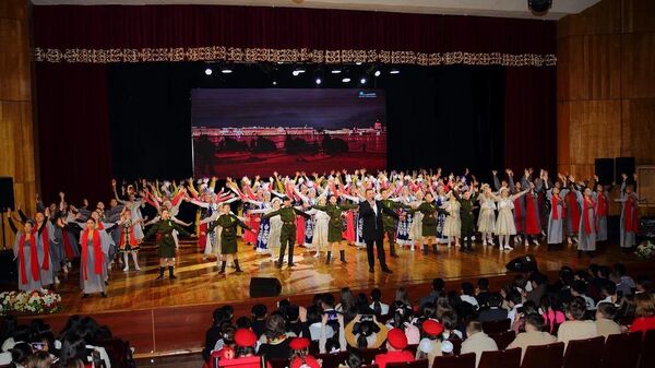 В Кыргызстане в день 82-летия полного освобождения Ленинграда от фашистской блокады состоялась акция памяти Ленинград. Блокада. Память Кыргызстана - Sputnik Кыргызстан