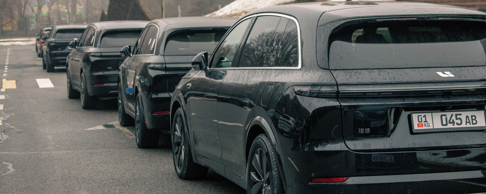 Служебные автомобили депутатов ЖК - Sputnik Кыргызстан, 1920, 29.01.2026