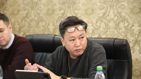 Медиаэксперт Таалайбек Ороскулов - Sputnik Кыргызстан