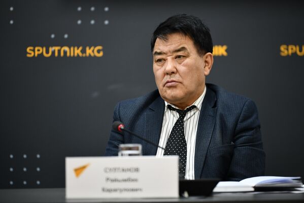 Султанов Райымбек Карагулович — заведующий Чуйским областным методическим отделом образования при Министерстве просвещения - Sputnik Кыргызстан