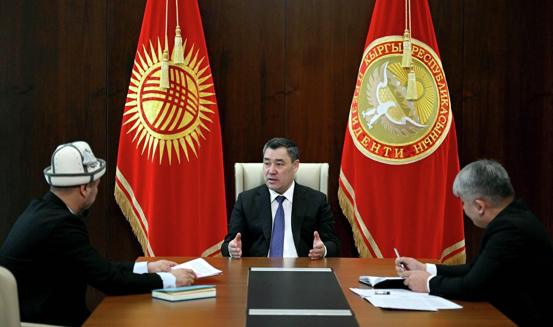 Президент Садыр Жапаров принял главу Нацагентства по делам религий Талантбека Ташибекова - Sputnik Кыргызстан, 1920, 03.02.2026