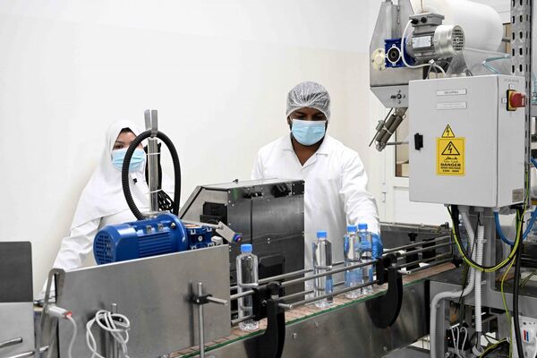 Касымалиев осмотрел производственные помещения и технологические линии - Sputnik Кыргызстан