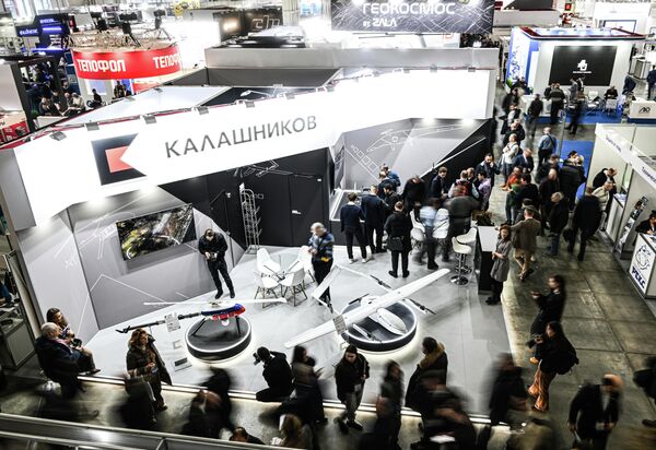 Стенд концерна "Калашников" на выставке 13-го Национального авиационного инфраструктурного салона в МВЦ "Крокус Экспо" - Sputnik Кыргызстан