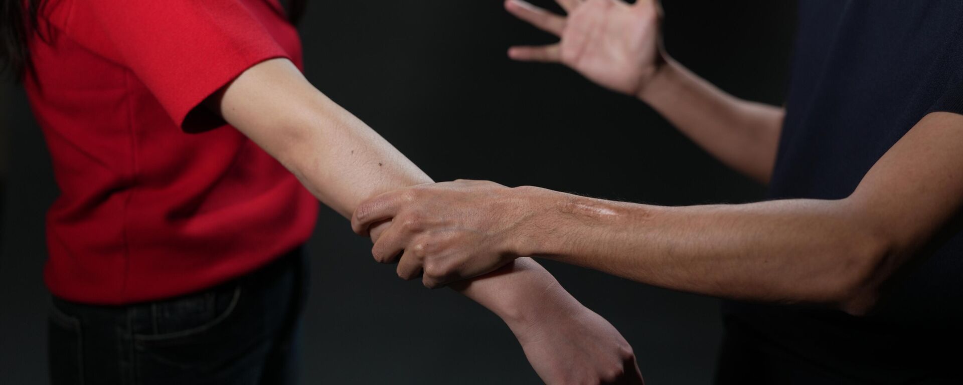 Случаи насилия в КР - Sputnik Кыргызстан, 1920, 05.02.2026