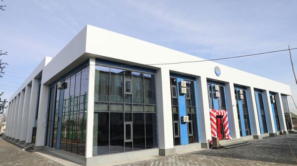 Ташиев открыл спорткомплекс в Бишкеке на базе колледжа Сыдыкова - Sputnik Кыргызстан