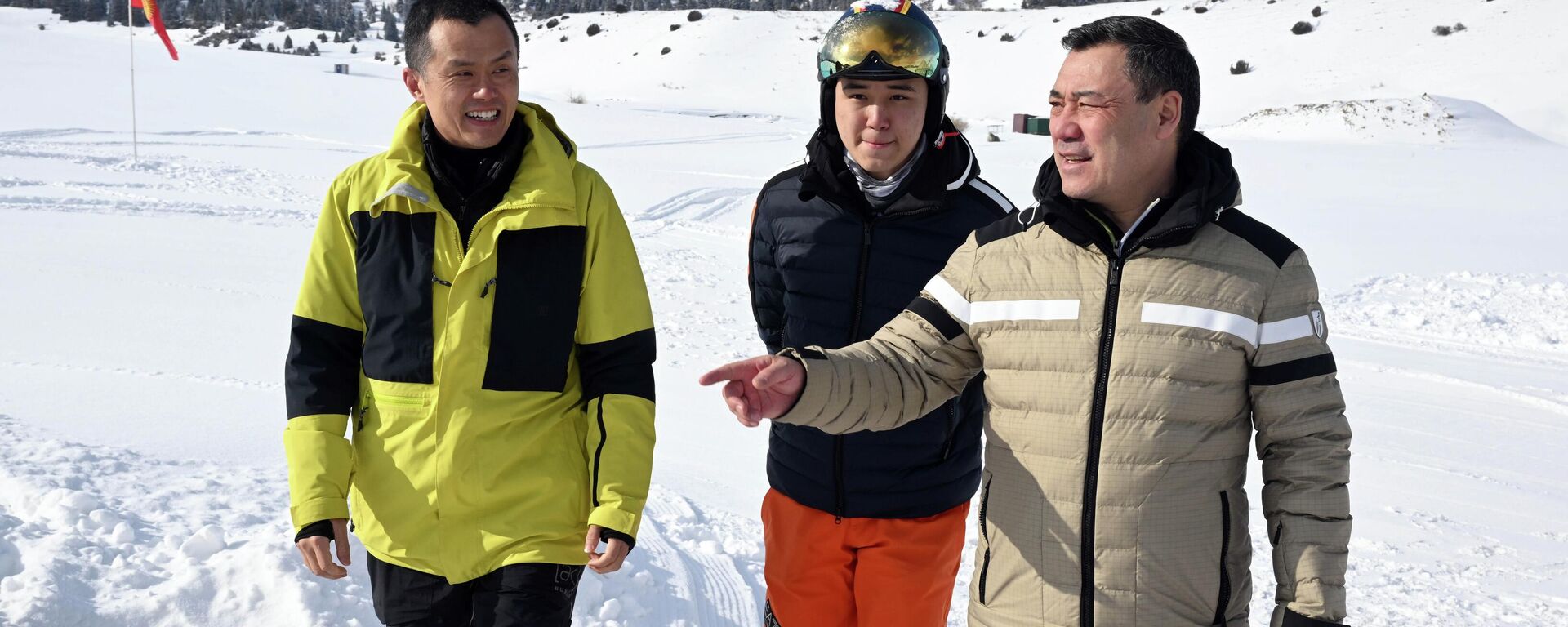 Садыр Жапаров Binance эл аралык криптовалюталык биржасынын негиздөөчүсү Чанпэн Чжао менен Жыргалаңга барды - Sputnik Кыргызстан, 1920, 08.02.2026