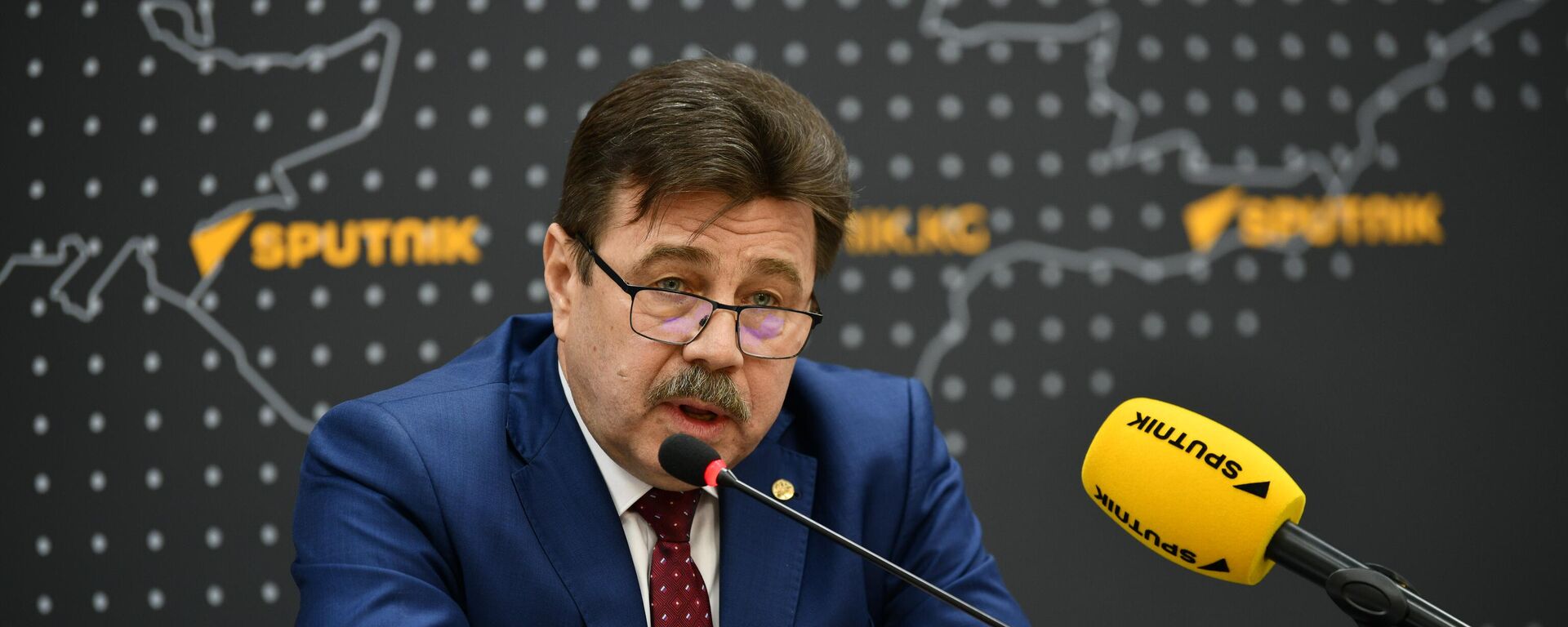 РФтин КРдеги элчиси Сергей Вакунов Sputnik Кыргызстандын маалымат борборунда - Sputnik Кыргызстан, 1920, 10.02.2026