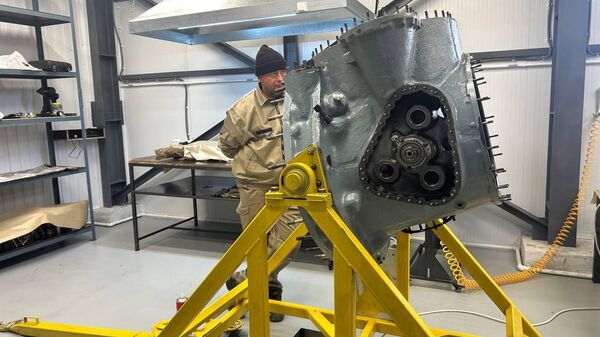 В Кыргызстане создали первый региональный центр ремонта и подготовки специалистов для вертолетов Ми-171 и Ми-8 - Sputnik Кыргызстан