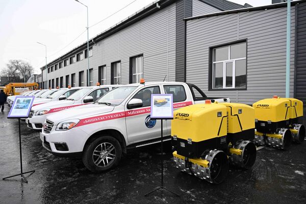 Бишкек мэриясына 42 атайын техника алып келинди - Sputnik Кыргызстан